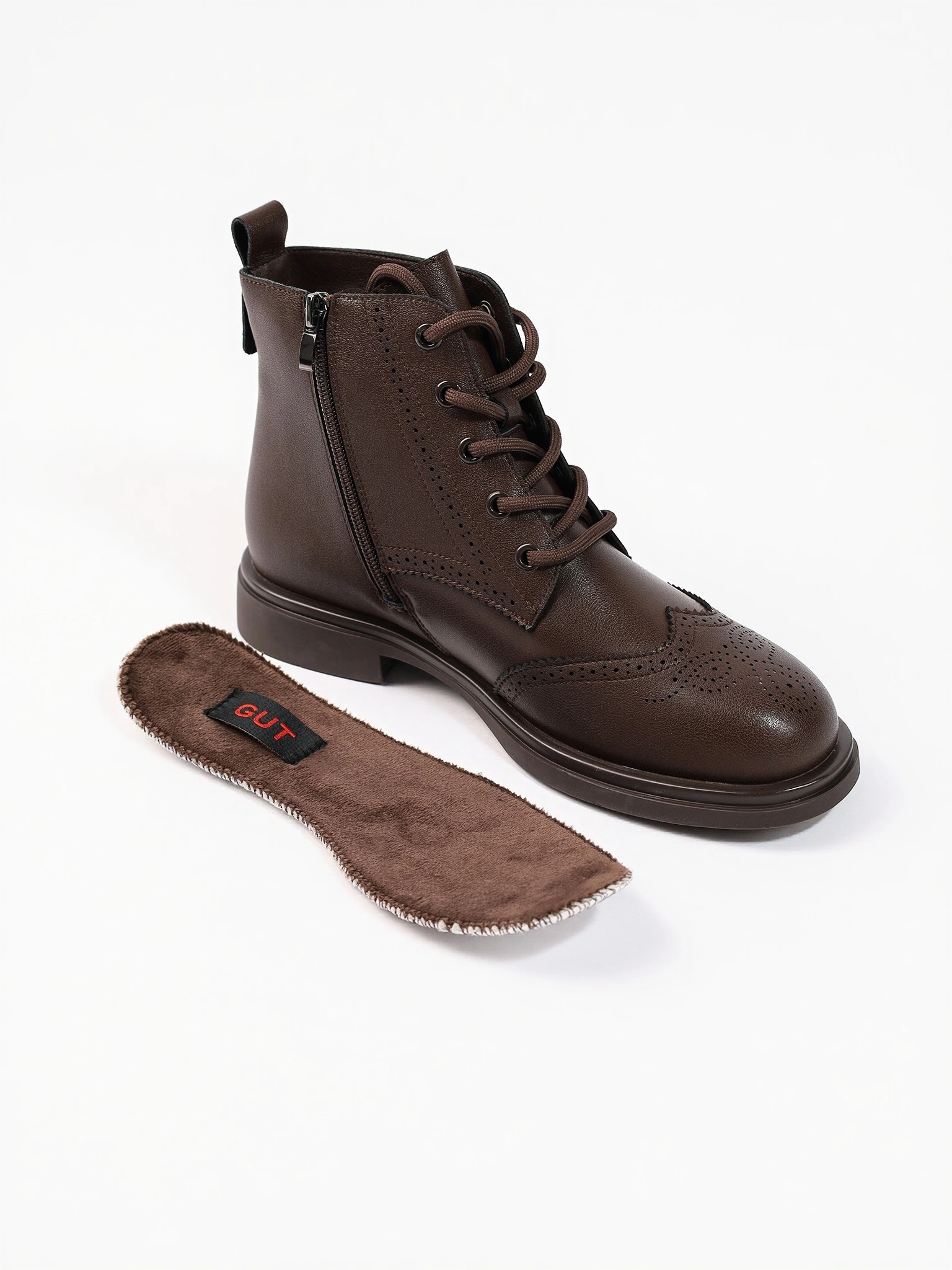 Ботинки-дерби коричневого цвета с декоративной перфорацией из натуральной кожи